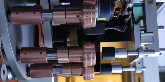 Máy in lụa UV tự động 1 màu 50 chiếc/phút cho nắp lọ và chai