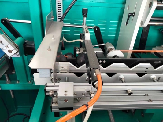 Máy in chai UV điều khiển Servo Máy in màn hình nhiều màu với nhãn dập nóng